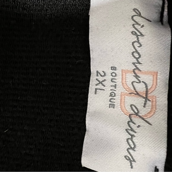 Discount Divas Women’s Top Black Size 2XL Preowned Very Good Condition - Picture 4 of 4